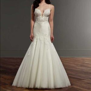 Martina Liana Style 906 Wedding Dress and Veil